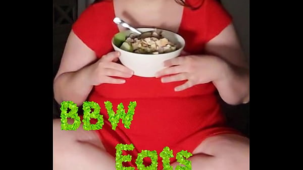 ASMR Huge Salad Mukbang: BBW Crunching and Gulping (4K Portrait)