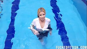 Sexy wetlook Ashlee Rose pool 745 Release week 48