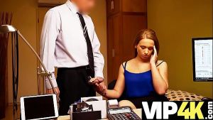 VIP4K. Dulce mujer no tiene nada en contra de perder el tiempo con el prestamista