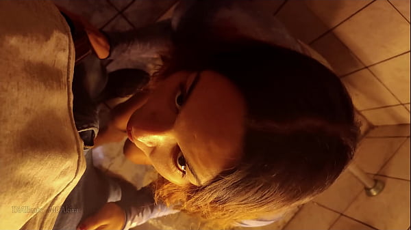 Boquete Gostoso com Com Chuva Dourada e Gozada na Cara